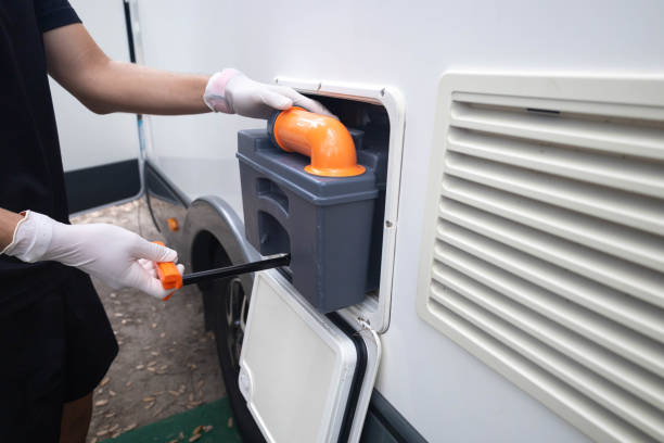Porta potty delivery and setup in Armona, CA